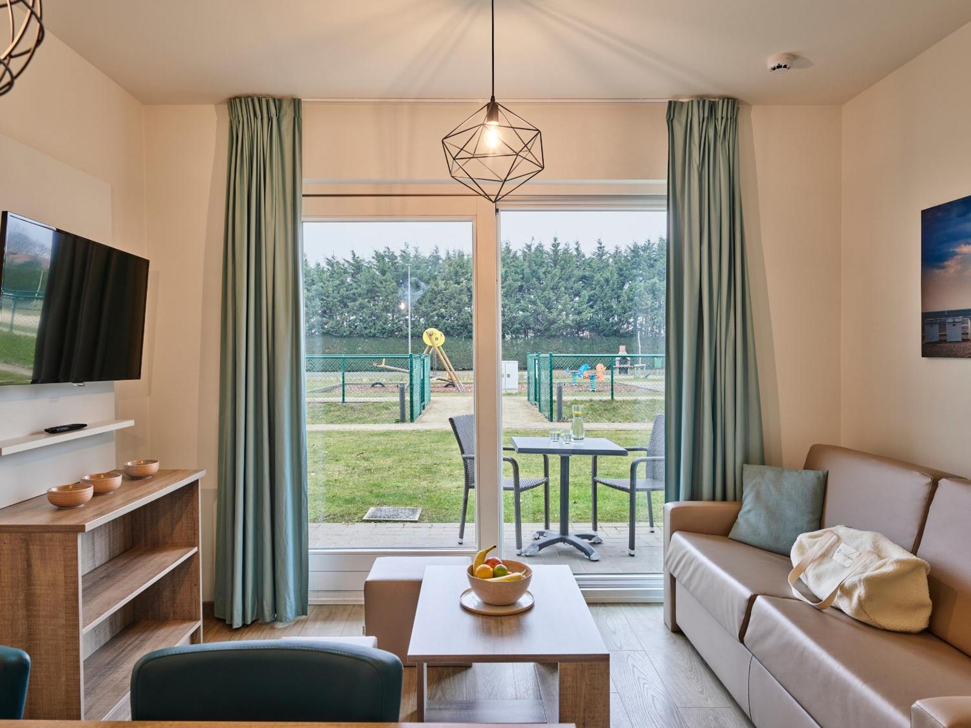 Holiday Suites Нюпорт Екстериор снимка